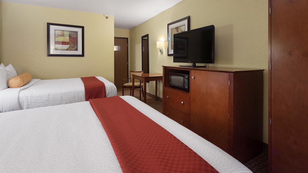 Best Western Plus Altoona Inn 14/43
