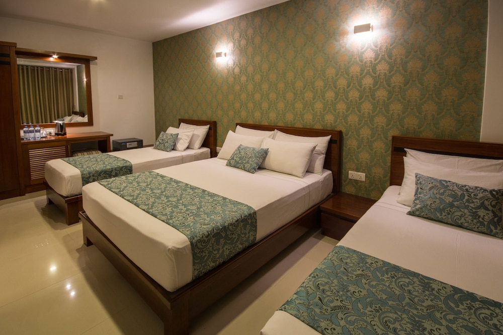 Ceyloni Inn 30/58