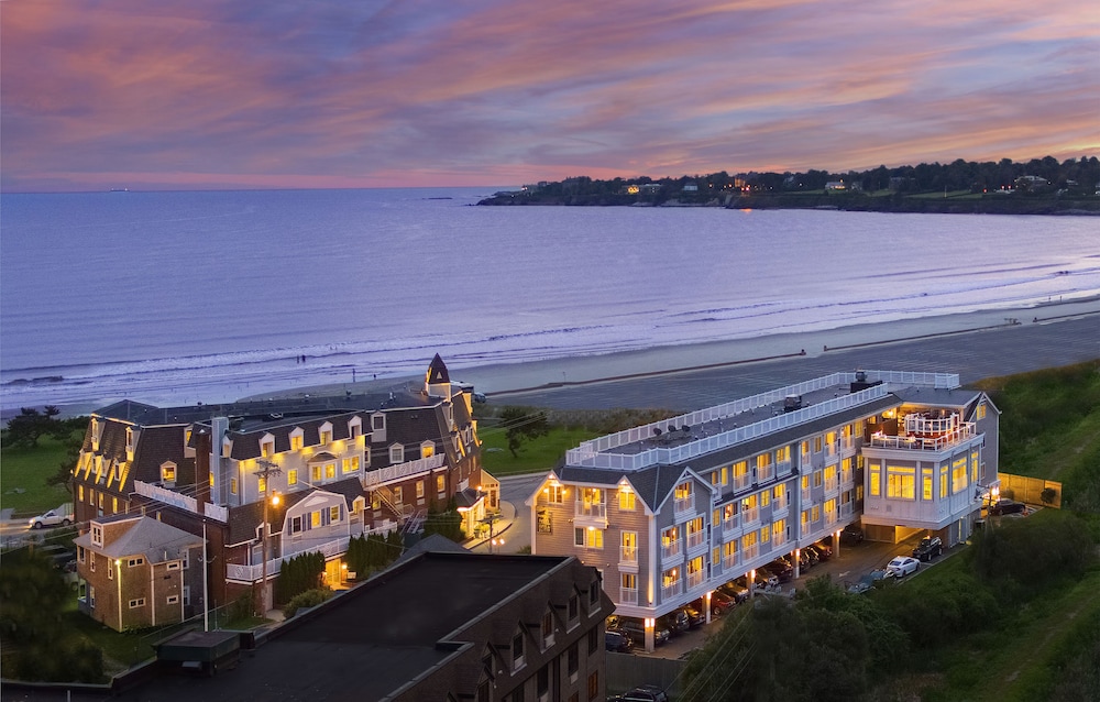 Newport Beach Hotel Suites 30/69
