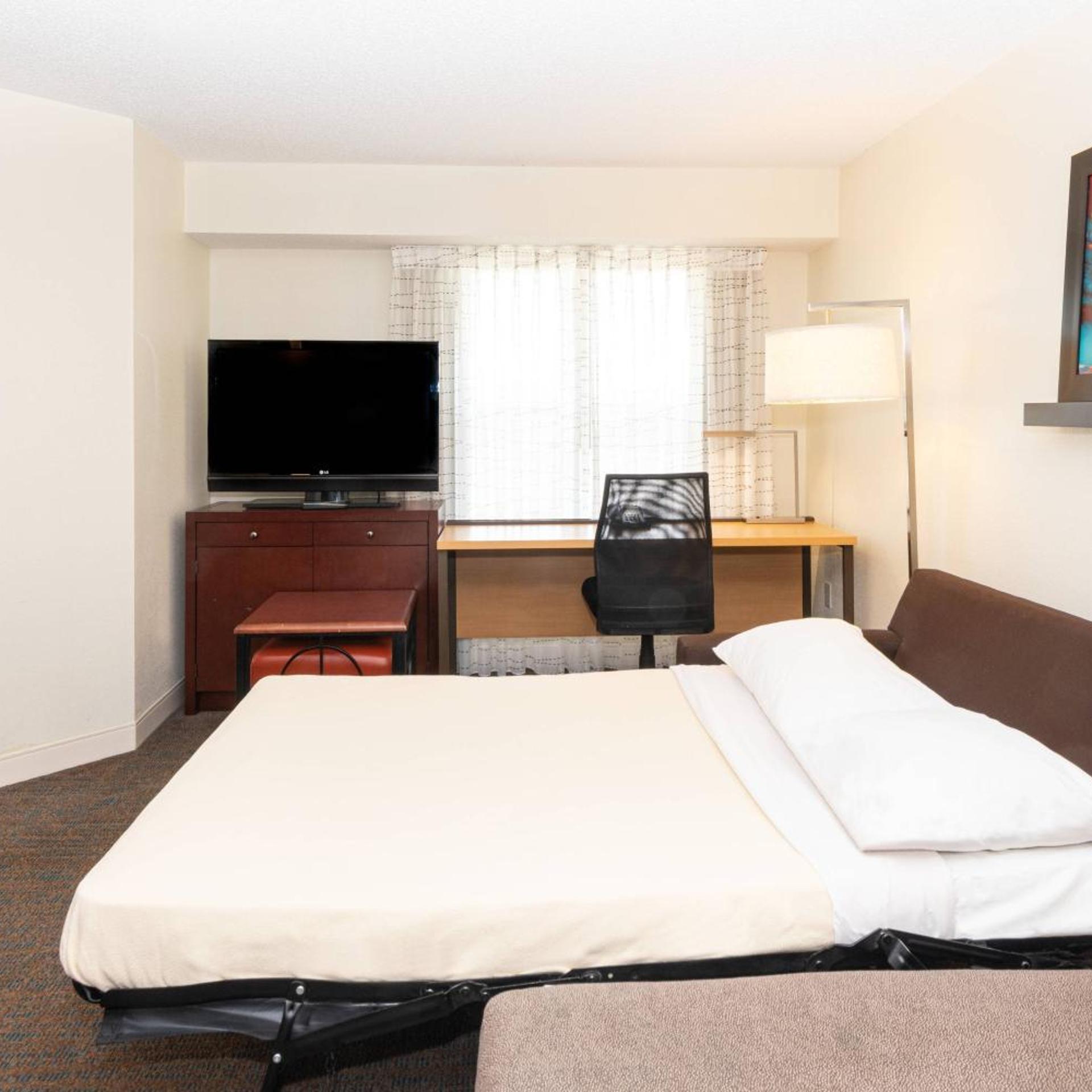 1 Bedroom, Pure, Wellness, Suite, Queen Bed, Sofa