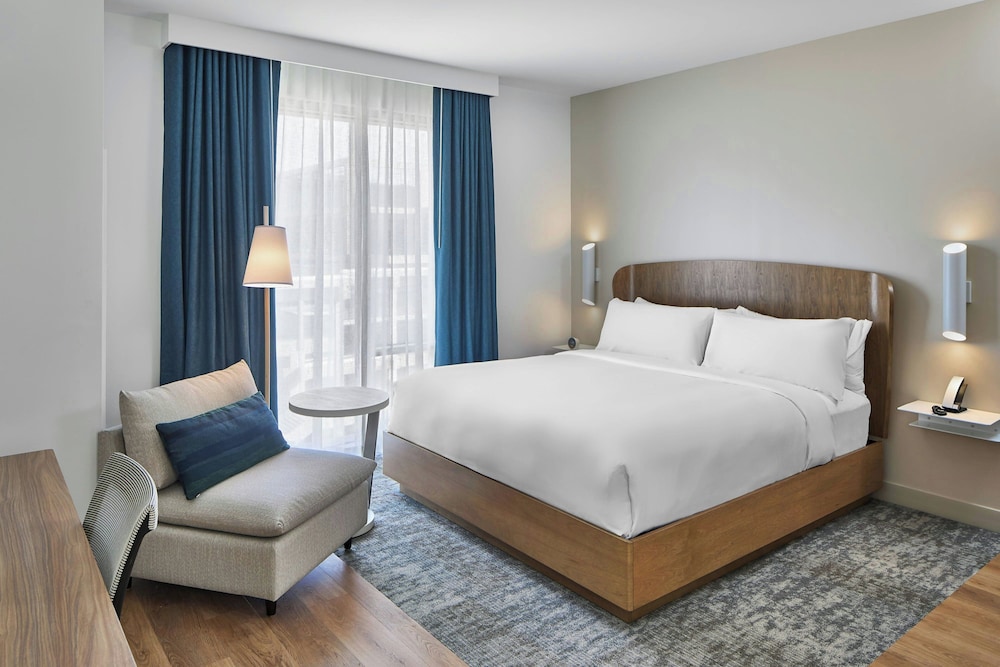 Standard, King Bed