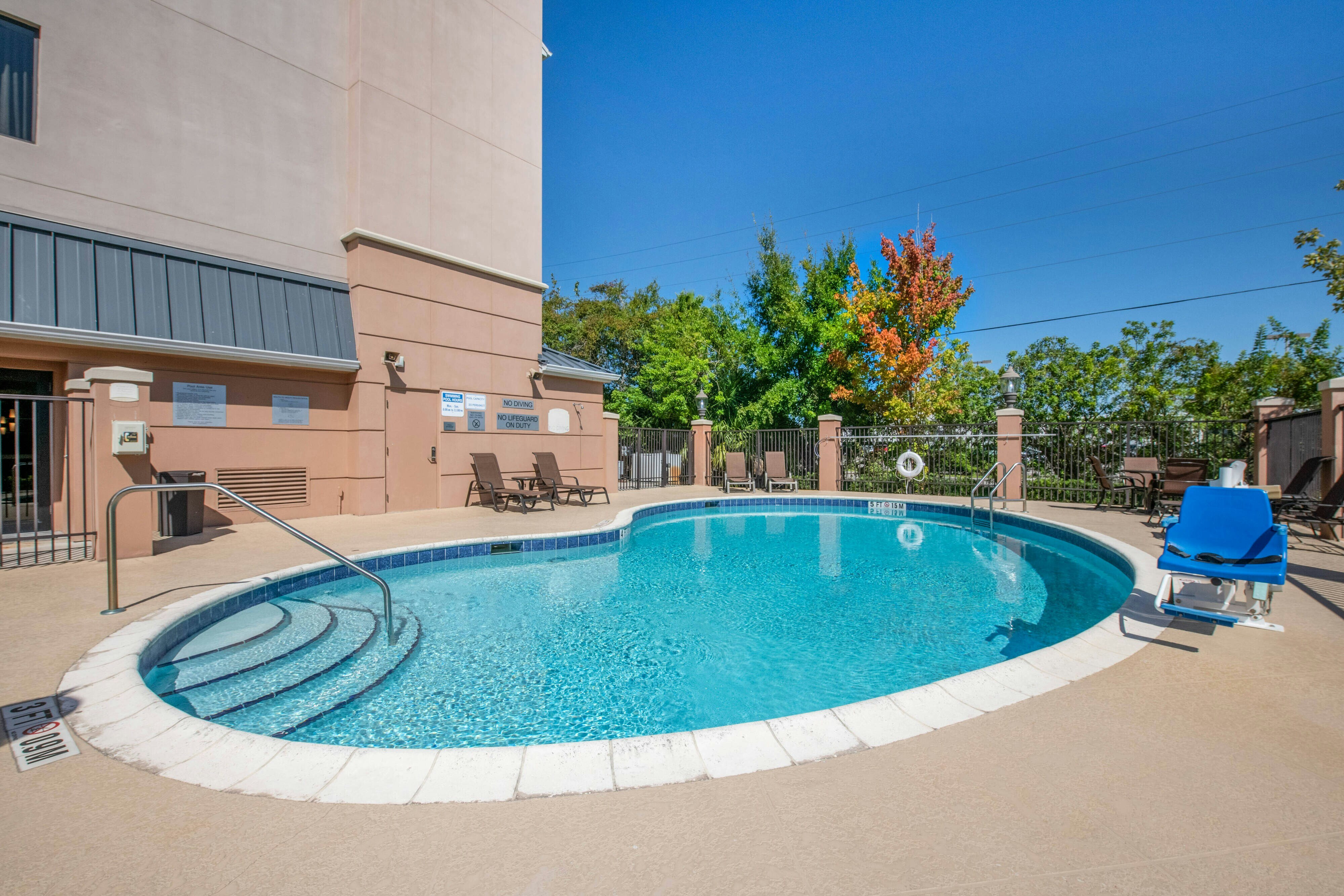Fairfield Inn Suites Holiday Tarpon Springs 10/11