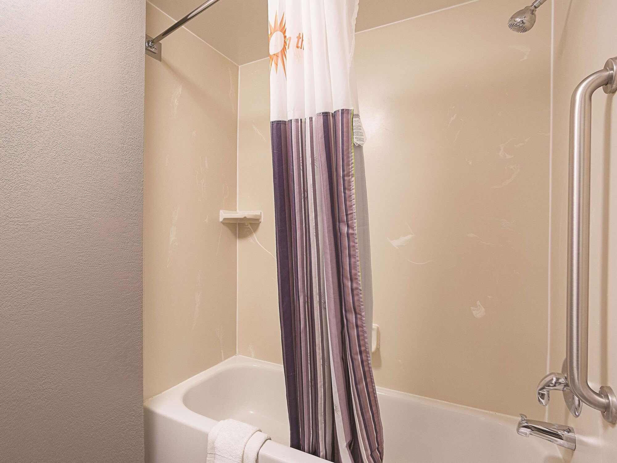 Studio, Suite, King Bed, Sofa, La Quinta Inn Suites Plantation Sw 6th Street 2/4