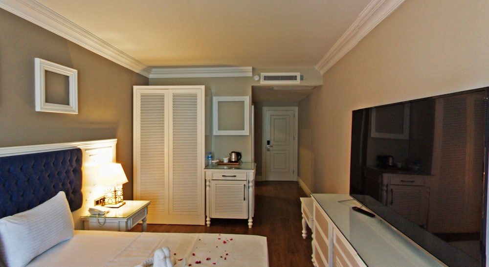 Mara Palace Hotel 75/92