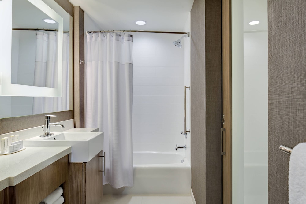 SPRINGHILL SUITES OKLAHOMA CITY MIDWEST CITY/DEL CITY 10/32