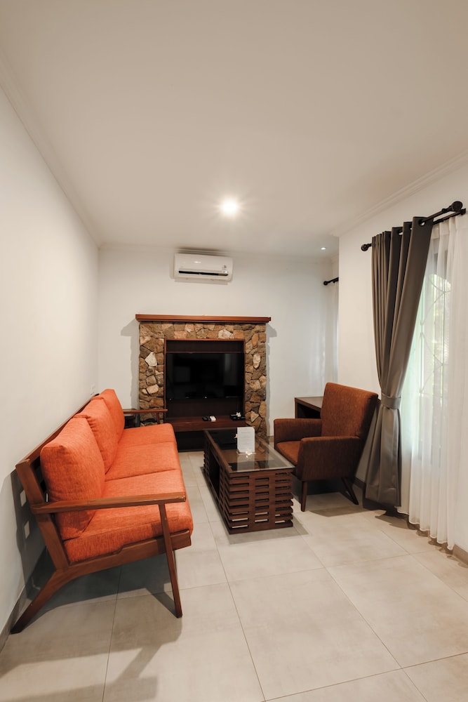 Brits Resort Lovina 40/61