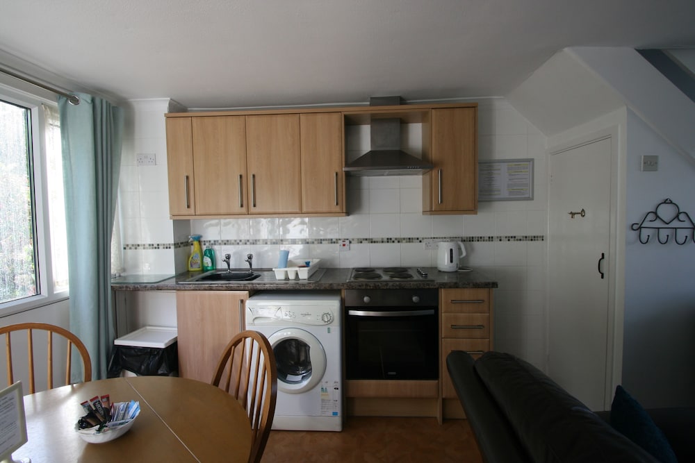 Freshwater Bay Holiday Cottages 44/50