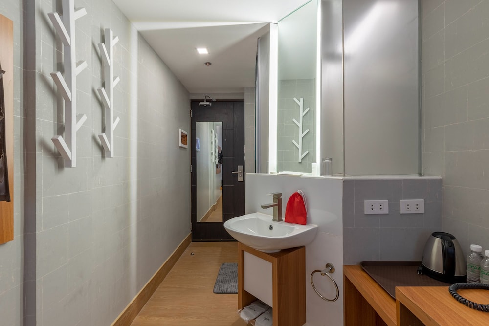 Selah Pods Hotel Manila 56/69