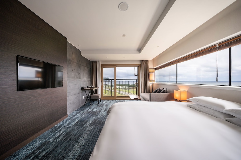 Golden Tulip Jeju Seongsan 38/68