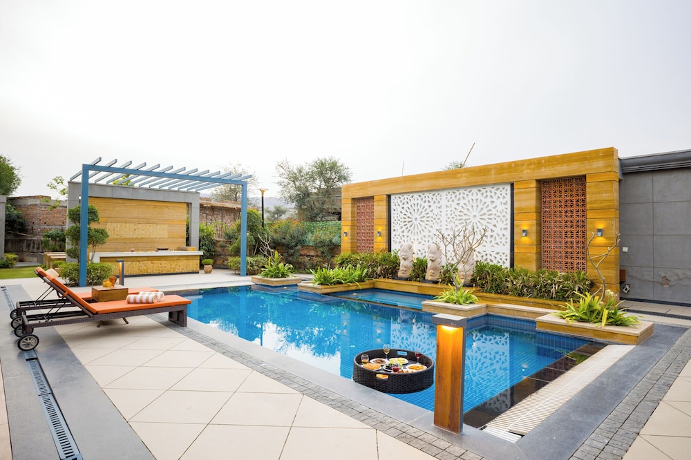 ELIVAAS Noah's Ark 3BHK Villa with Pvt Pool, Garden and Gazebo 39/64