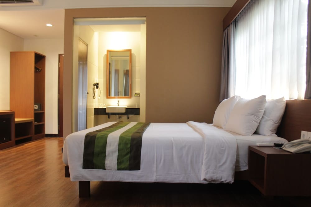 Grand Whiz Hotel Nusa Dua 43/75