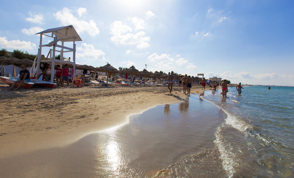Delfino Beach Hotel 40/50