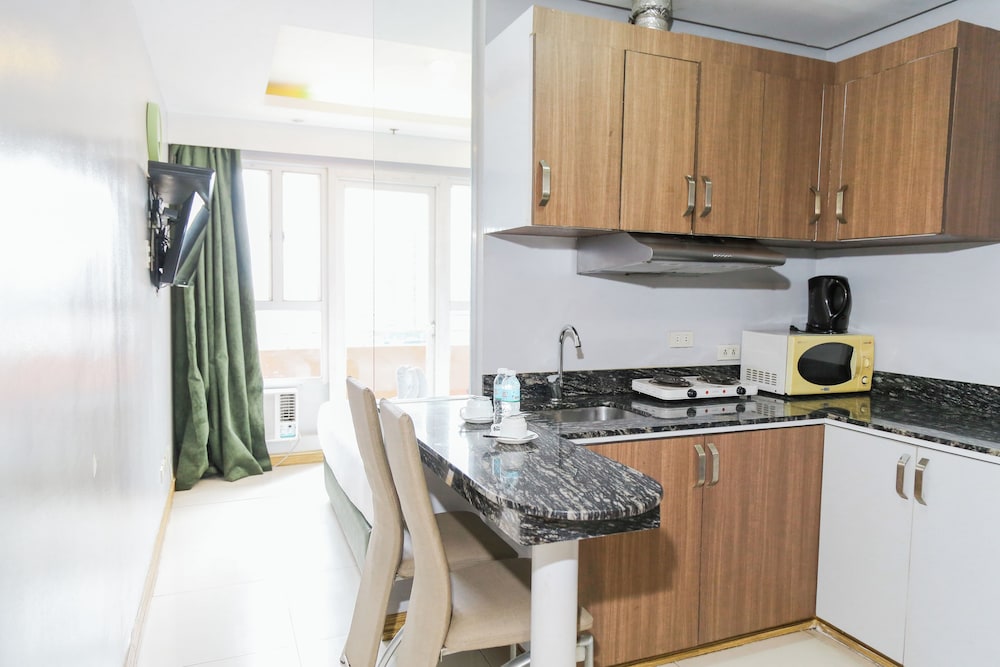 Pacific Bay Grand Suites 41/50