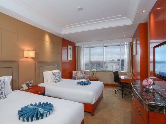 Comfy, Twin Beds