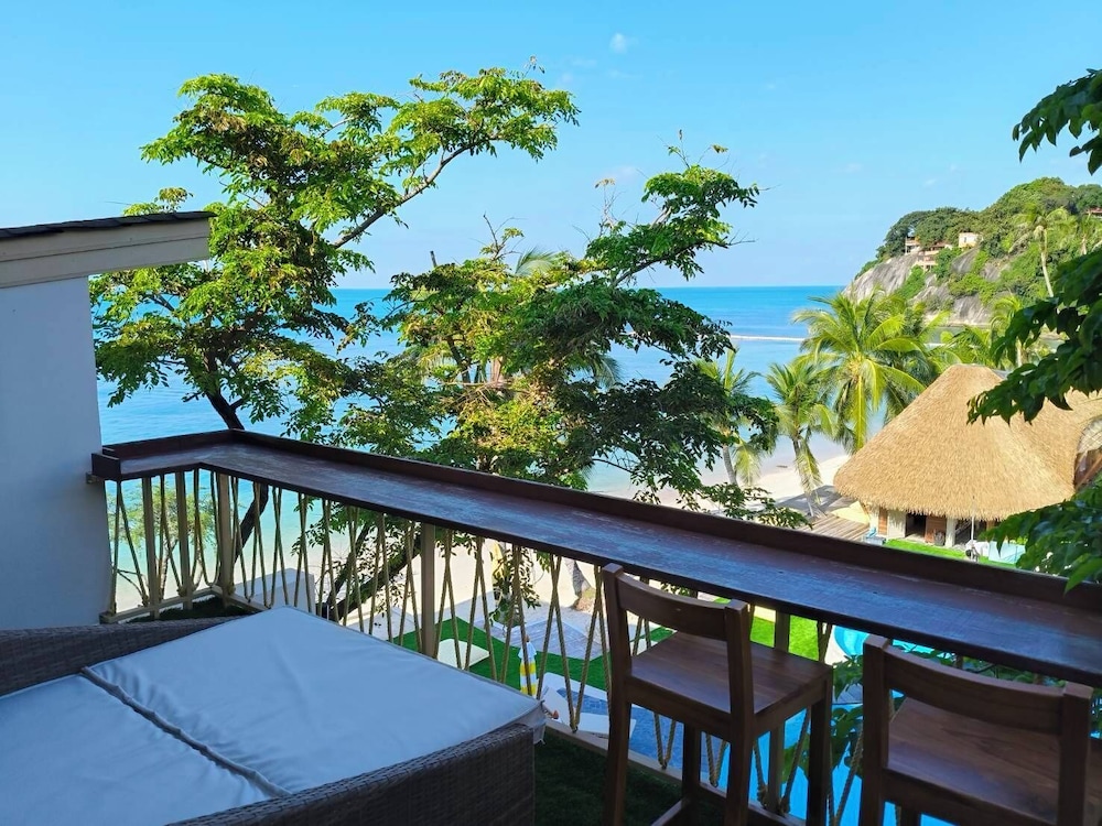 Cocohut Beach Resort 35/50