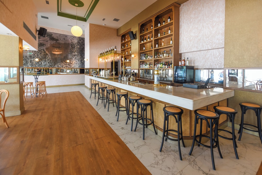 Samos City Hotel 51/69
