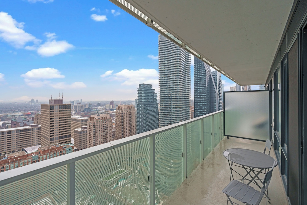 Teahouse Condos in Downtown Toronto 19/50