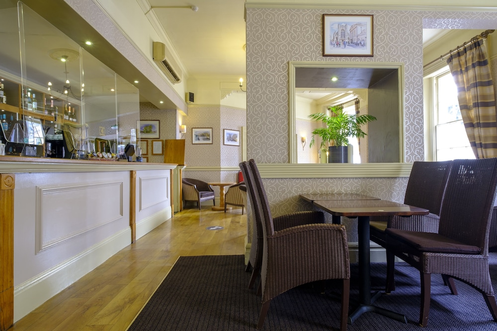 The Royal Hotel 53/68