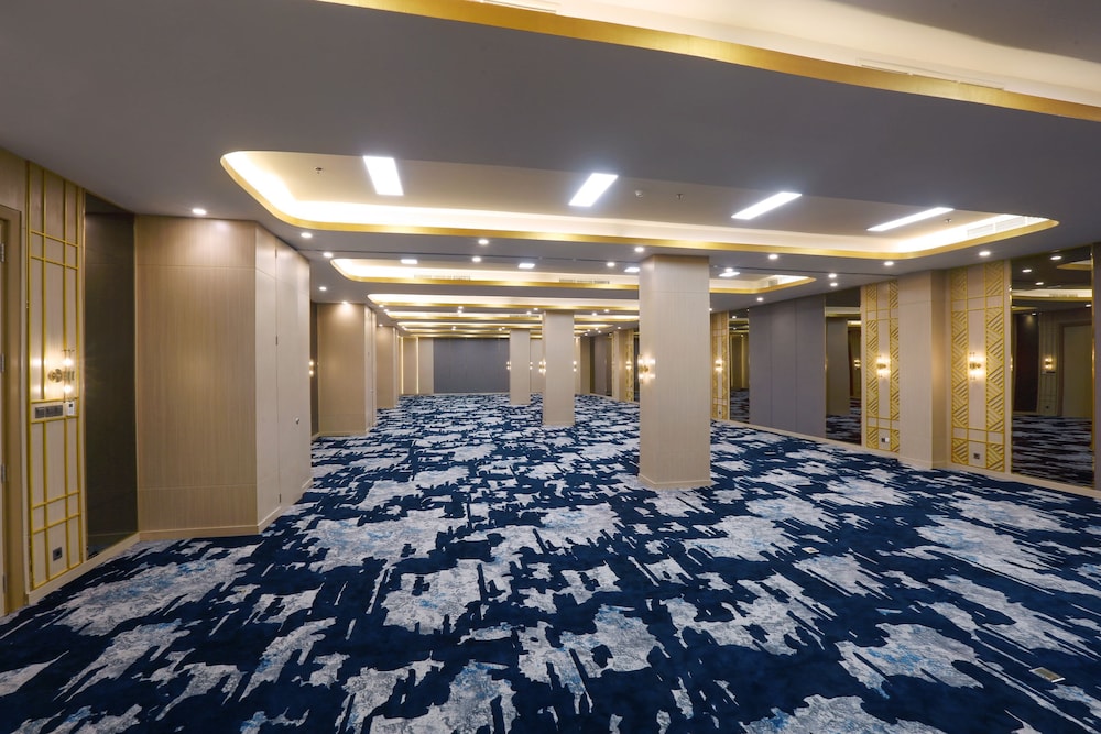 Aston Mojokerto Hotel & Conference Center 11/19