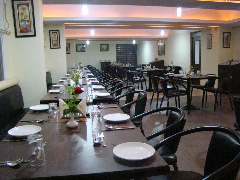 HOTEL GRAND BEE 42/50