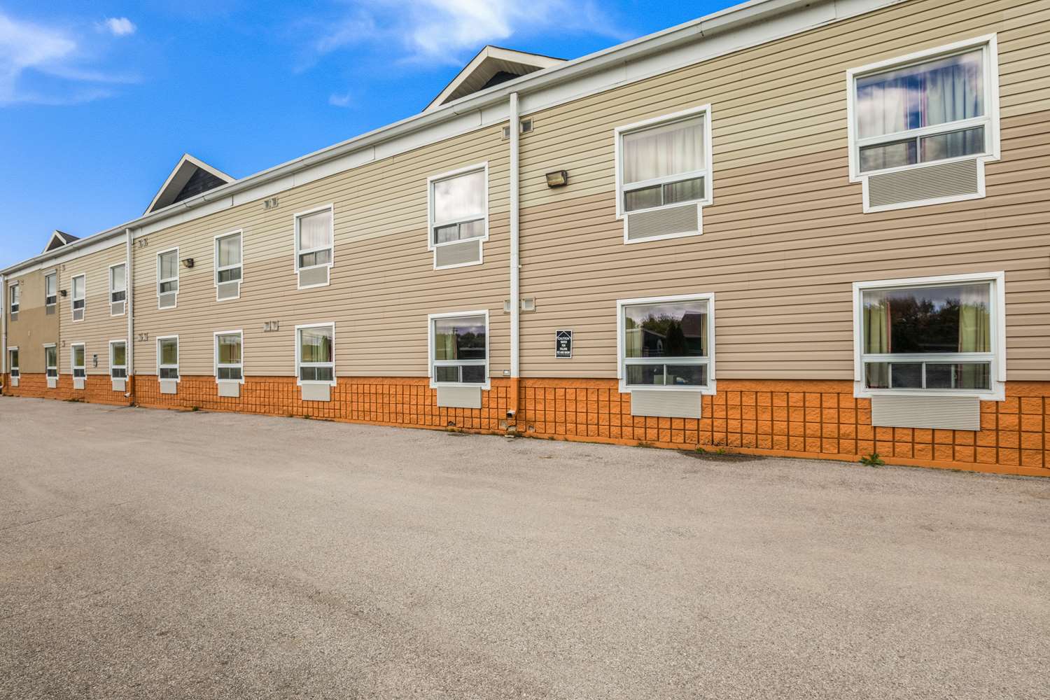 Knights Inn Orillia 13/13