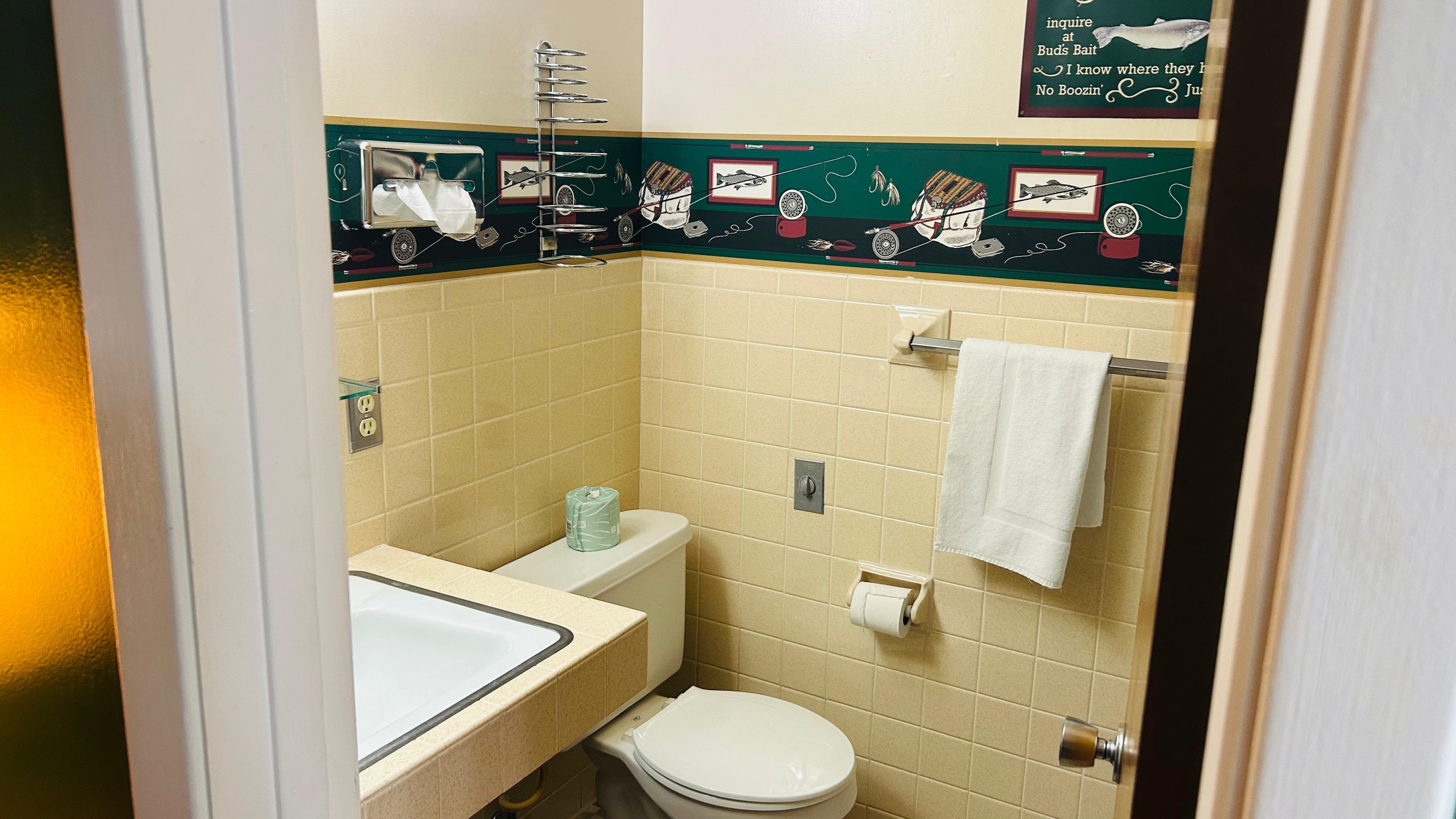 Victorian Inn Motel & Suites 39/48