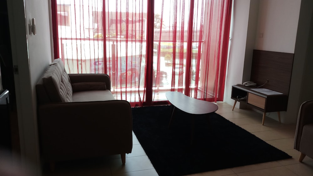 Roxy Hotel Apartment 27/58