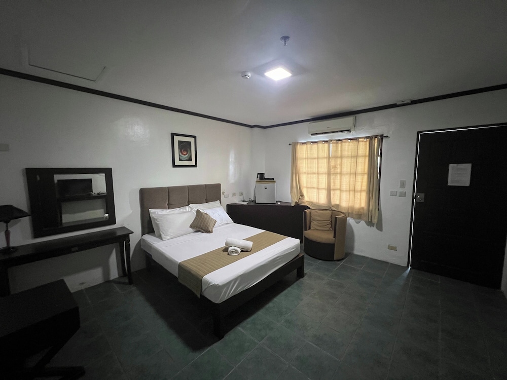 Subiza Beach Resort 12/48