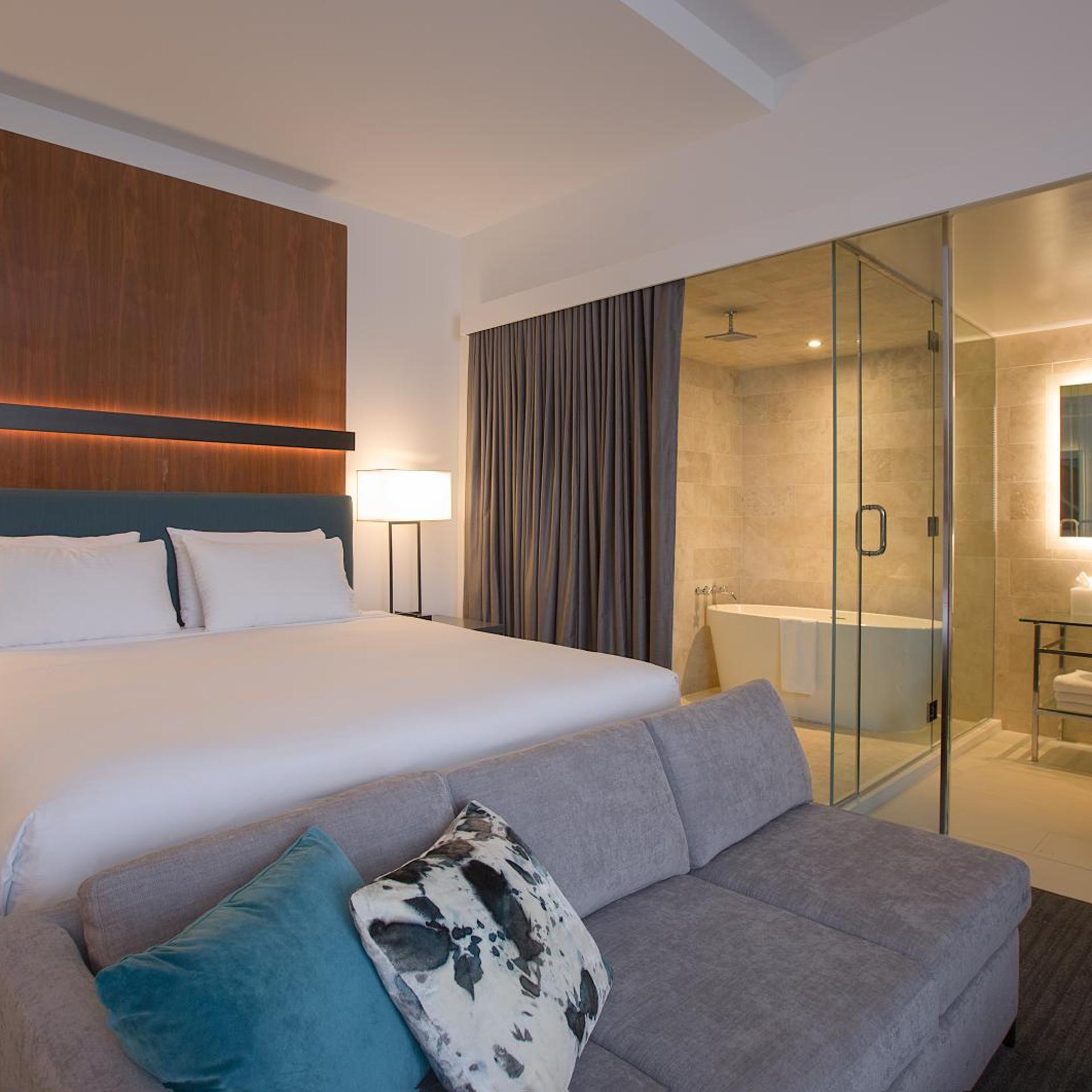 Cabana, Suite