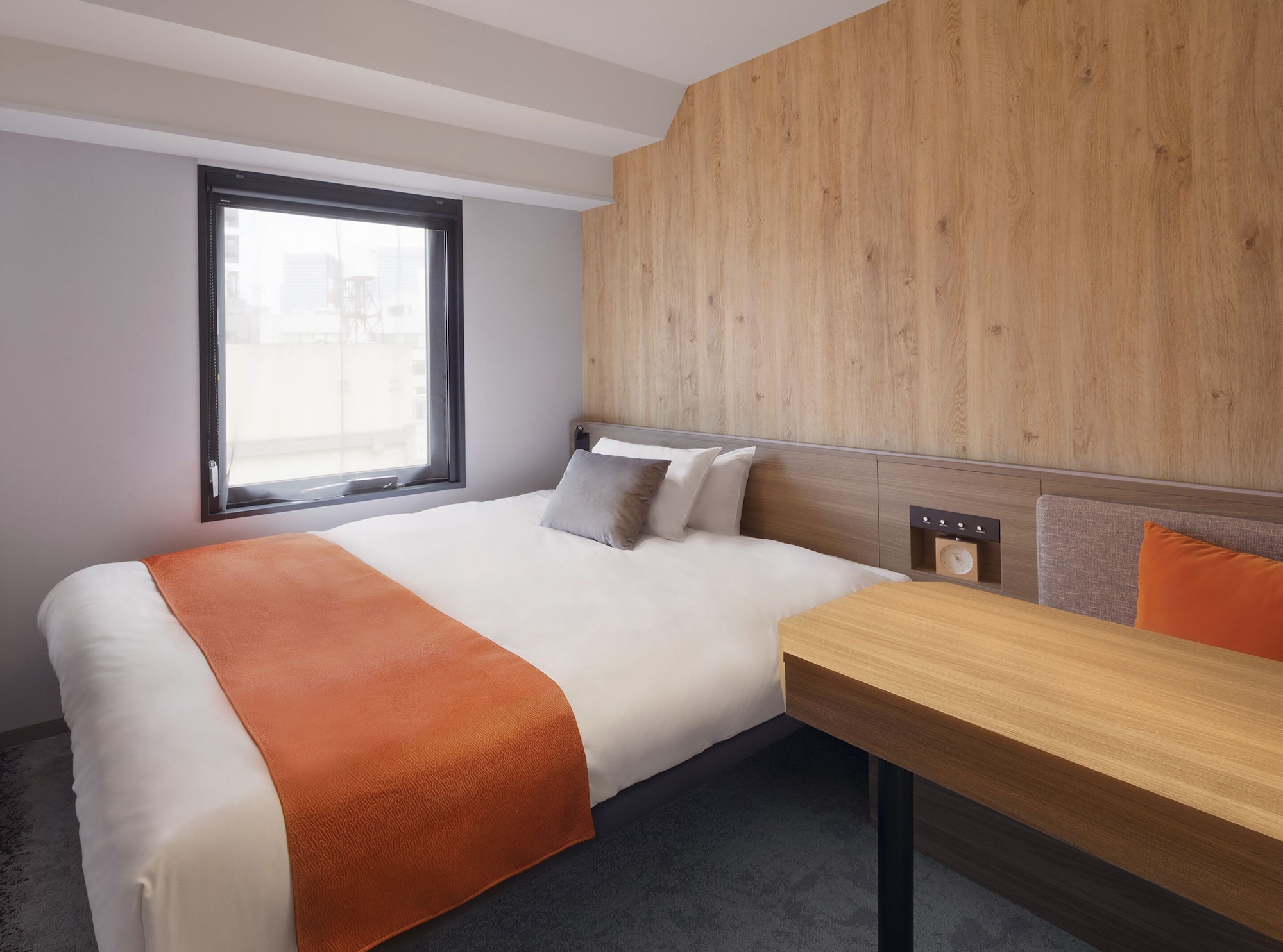 ROOM, DOUBLE BED