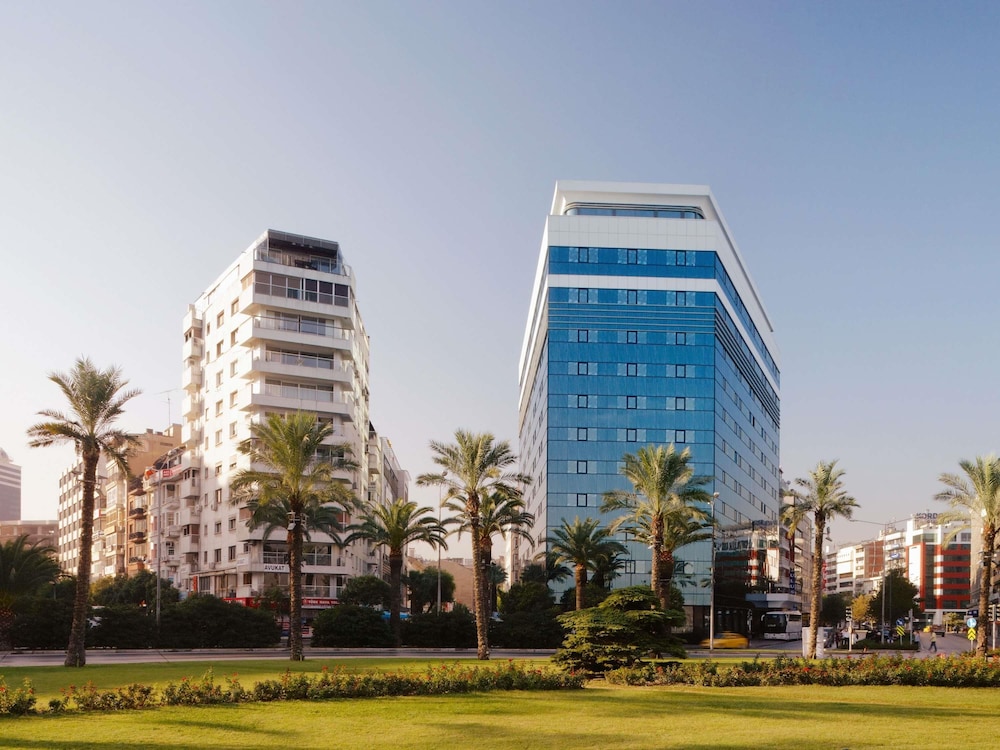 Movenpick Hotel Izmir in IZMIR