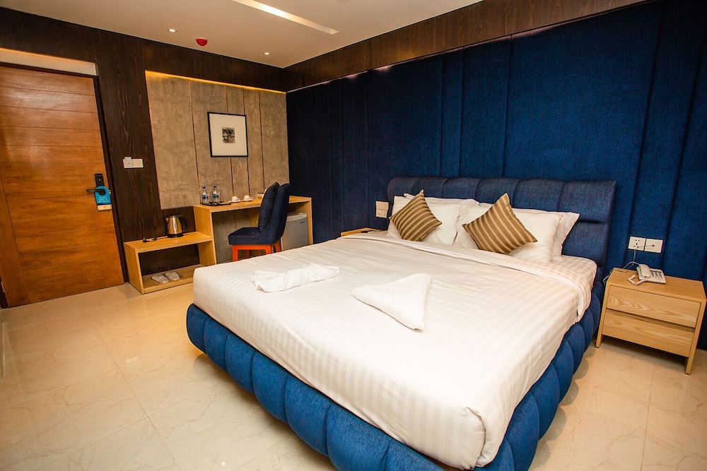 Royal Raj Hotel and Condominium 24/35