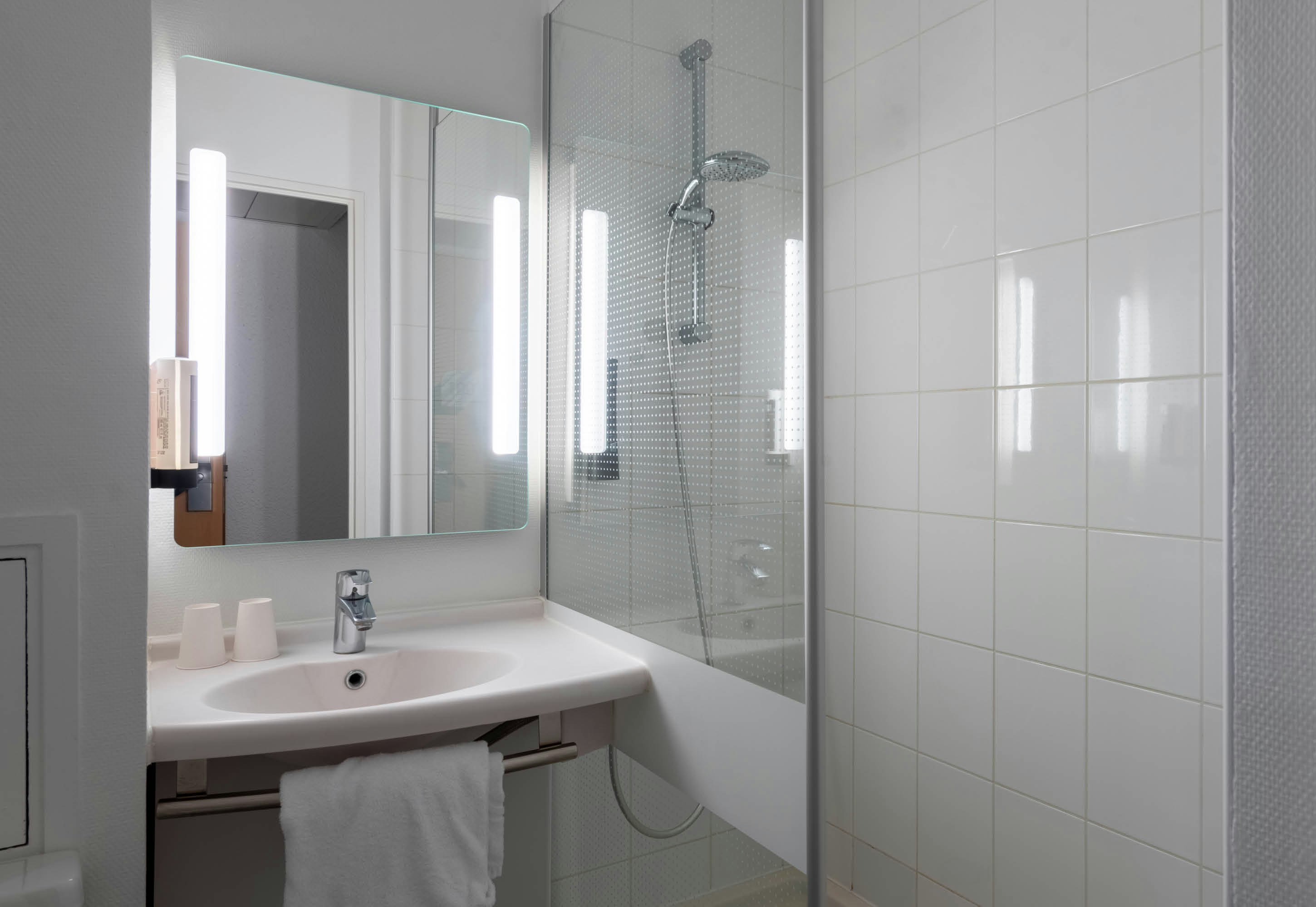 B&B HOTEL Amiens Centre Cathedrale 37/38