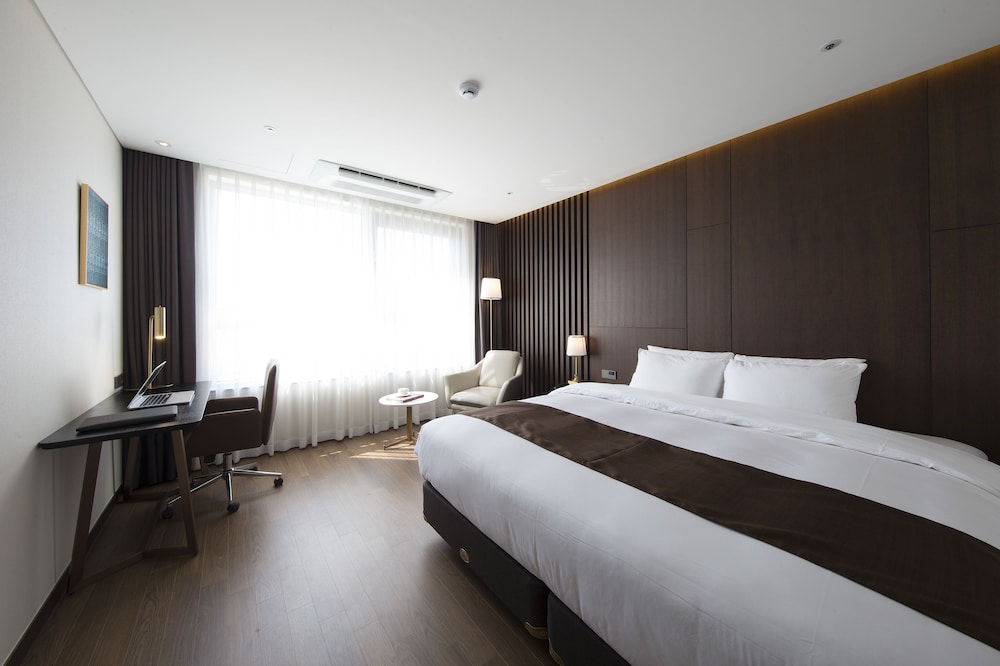 Ramada By Wyndham Daejeon 17/51