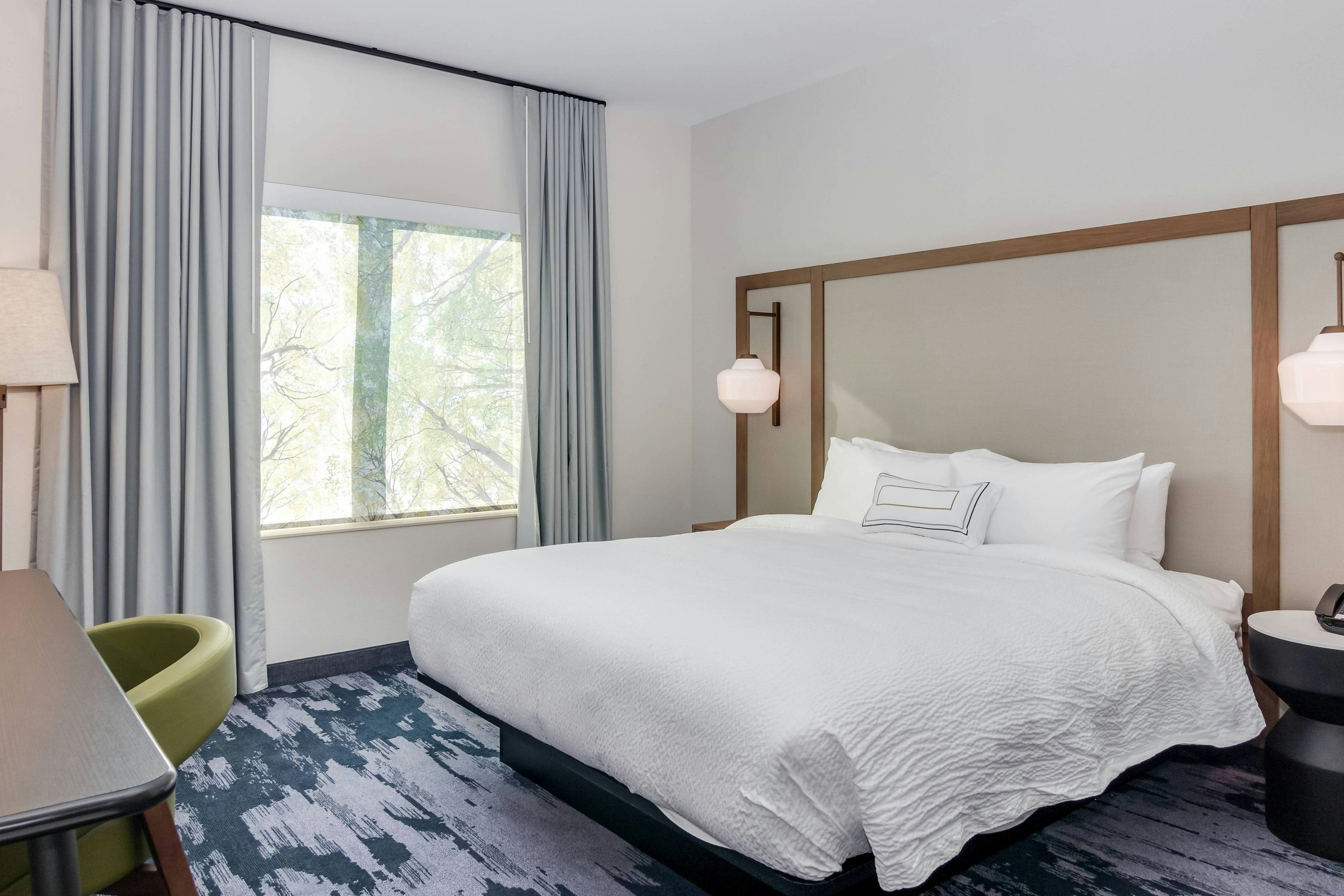 Room, King Bed