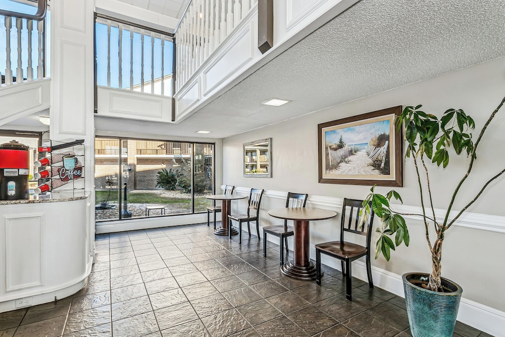 At Home Inn And Suites Pensacola 52/80