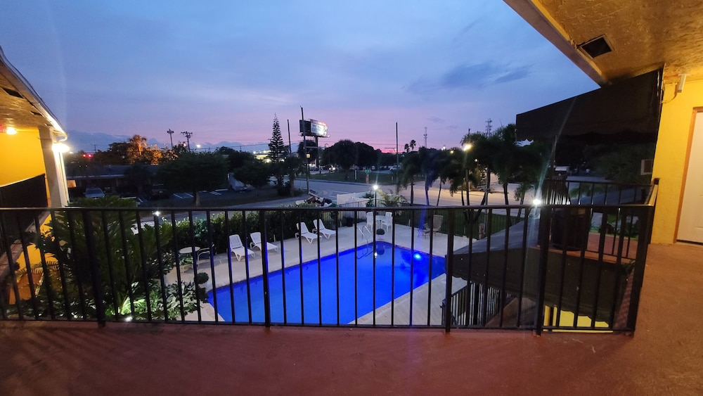 Sunny Palms Inn 14/31