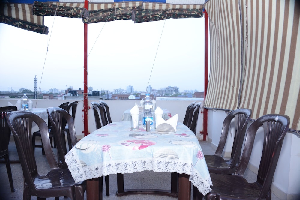 Hotel Thikana Palace 35/50
