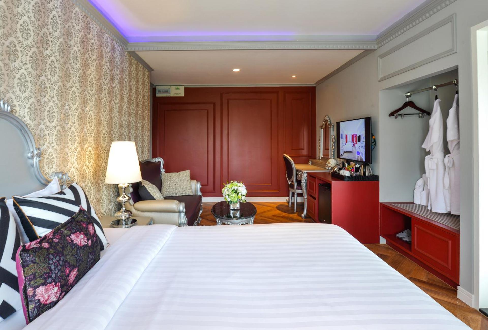 Premier, Double Bed, Street View, Hot Tub