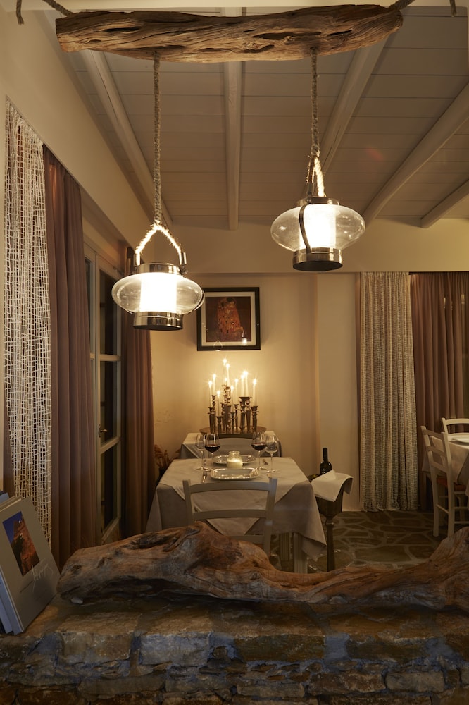 Vrahos Boutique Hotel 74/80