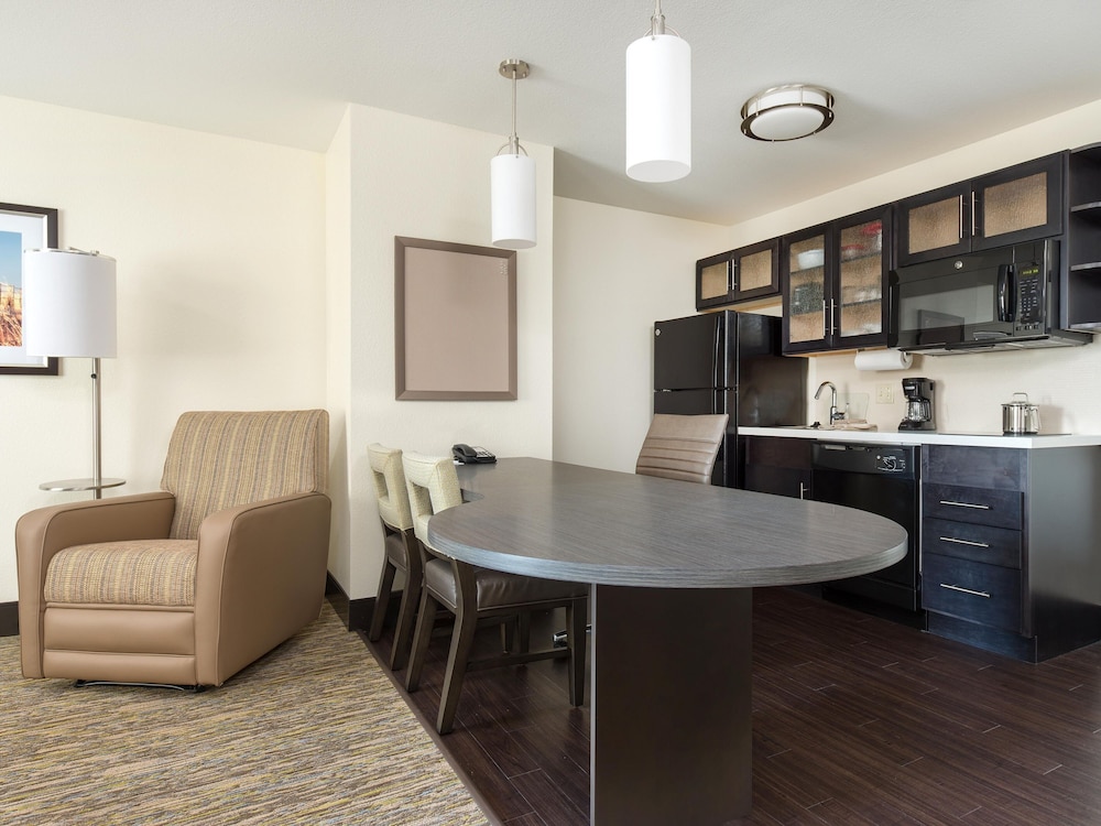 Candlewood Suites Enid 32/36