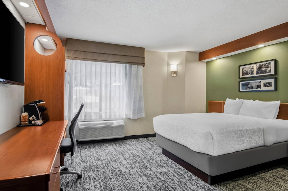 Sleep Inn & Suites Bay View Acme - Traverse City 12/68