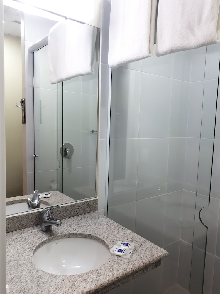 Ibis Budget Barbacena 57/60