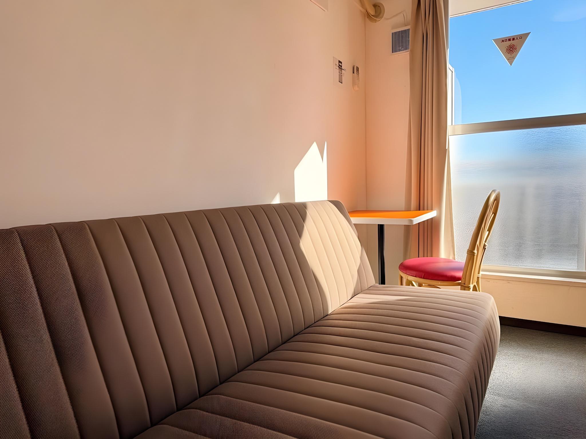 Western, Single, 2 Double Beds, Shared Bathroom