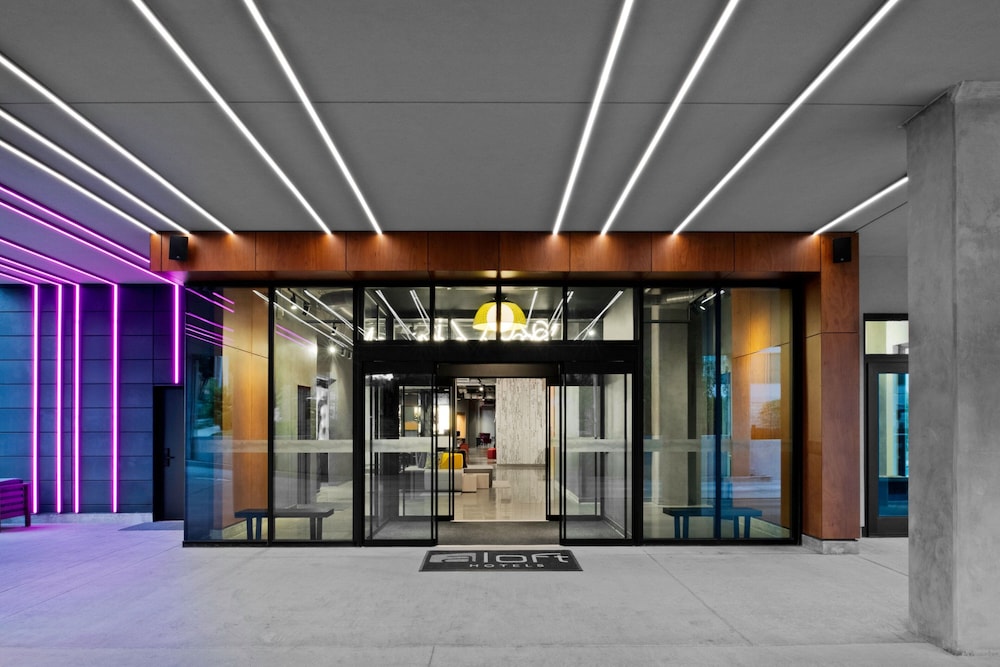 Aloft Kansas City Country Club Plaza 3/32