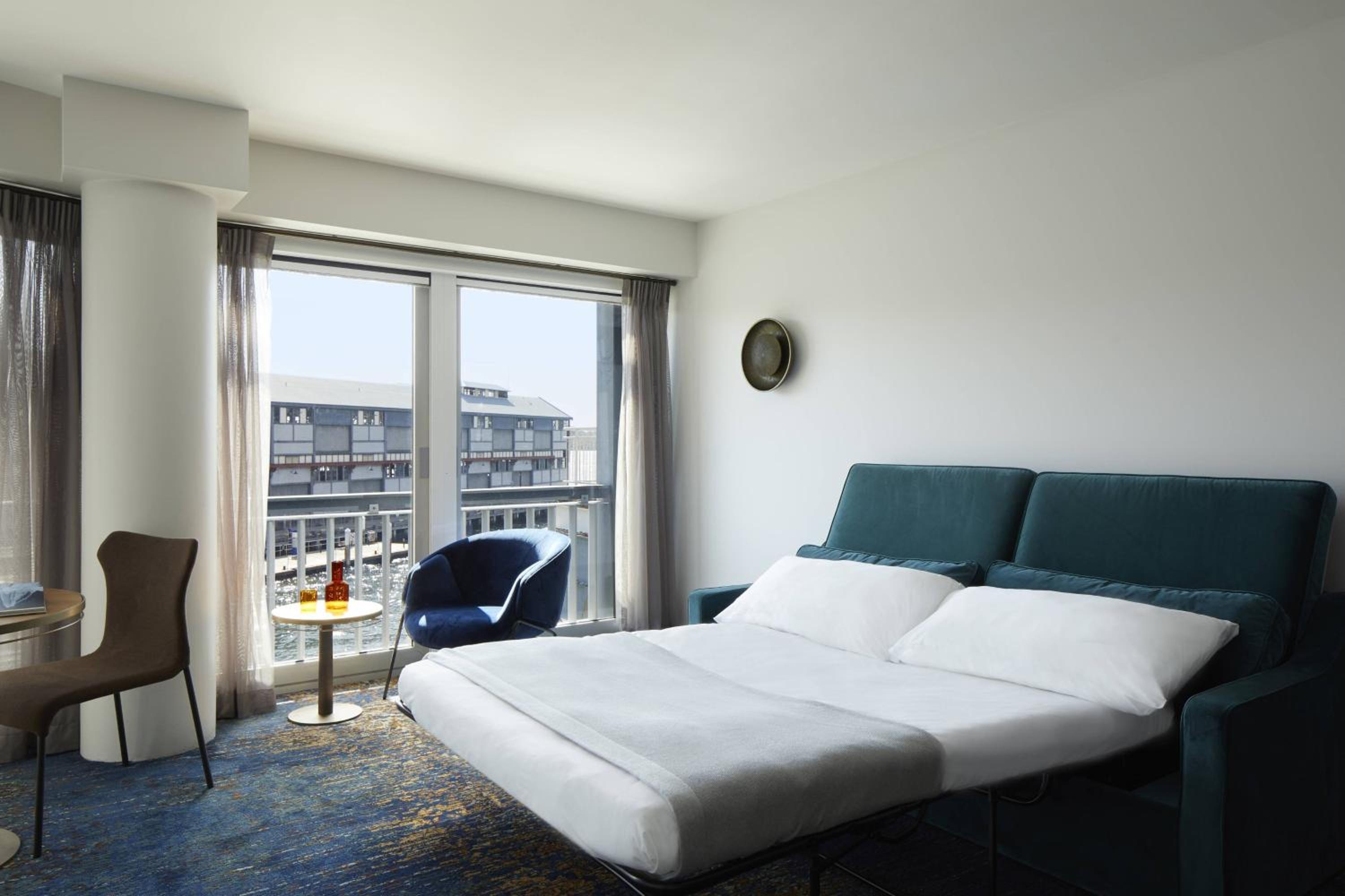 Suite, King Bed, Sofa