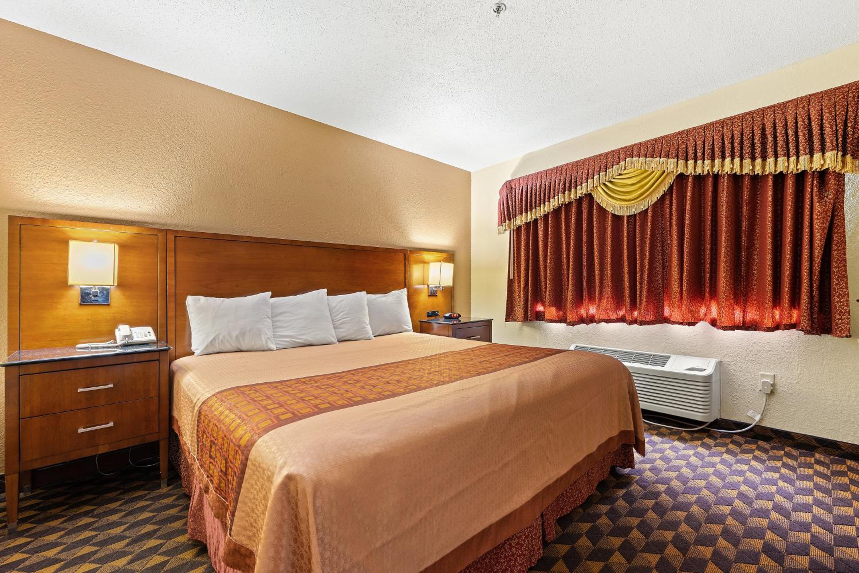 Geneva Motel Inn 7/26