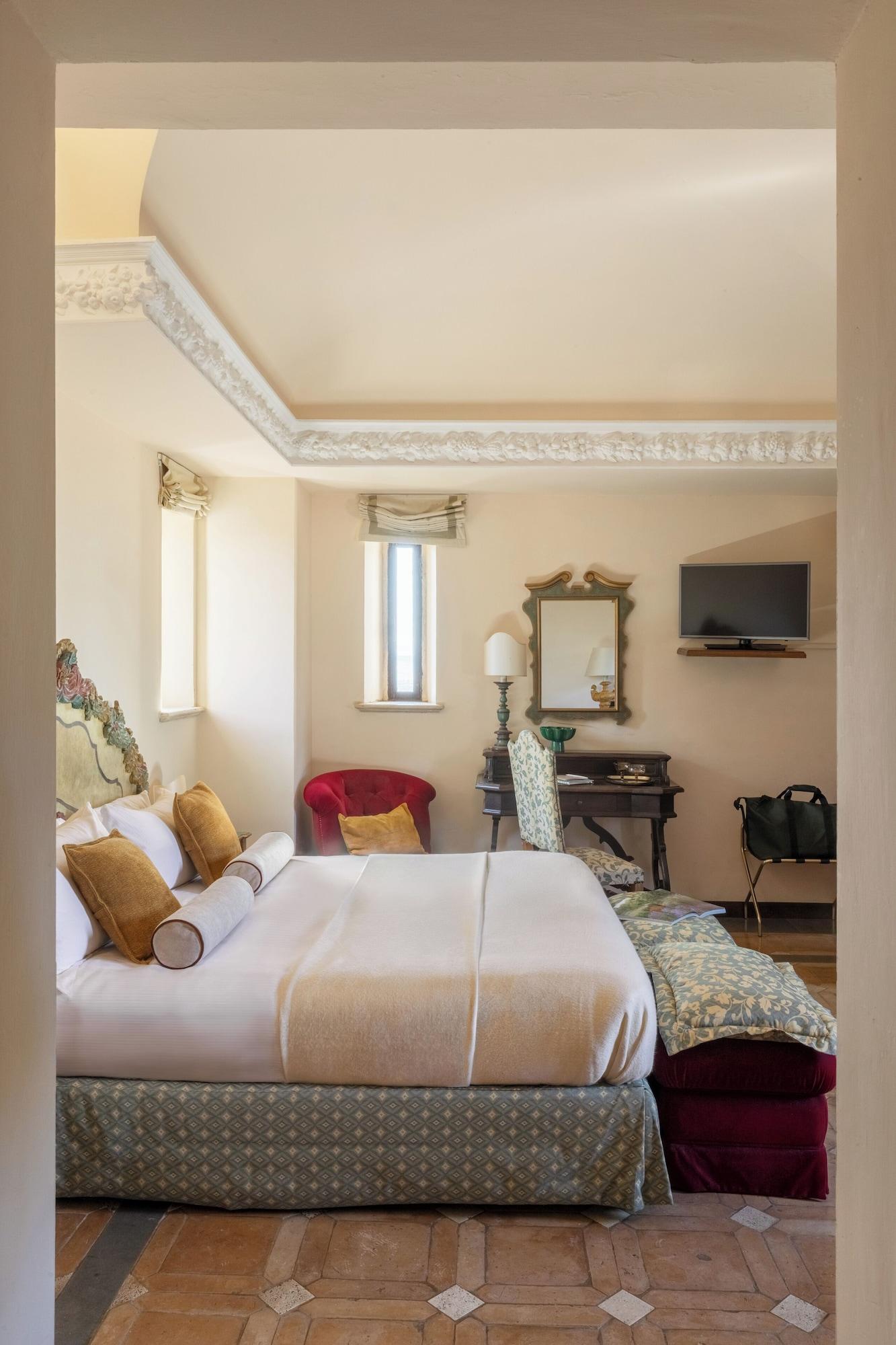 Tower, Suite