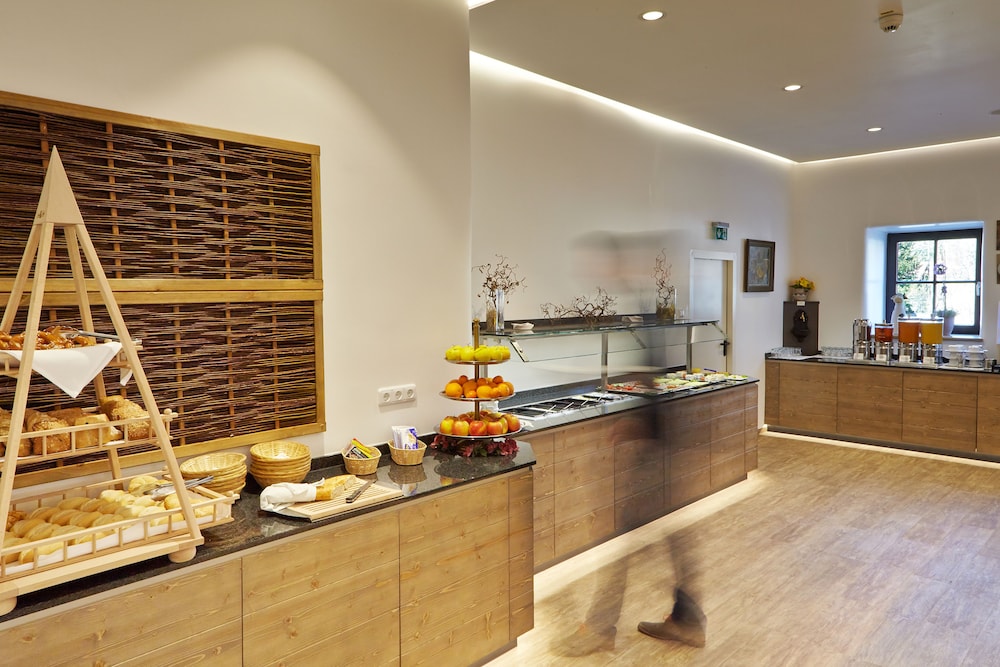Hotel Sauerlacher Post 6/50