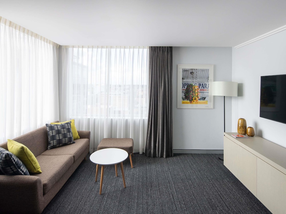 Mercure Sydney Bankstown 25/49